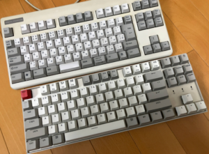 上がRealforce、下が今回注文したKeychron